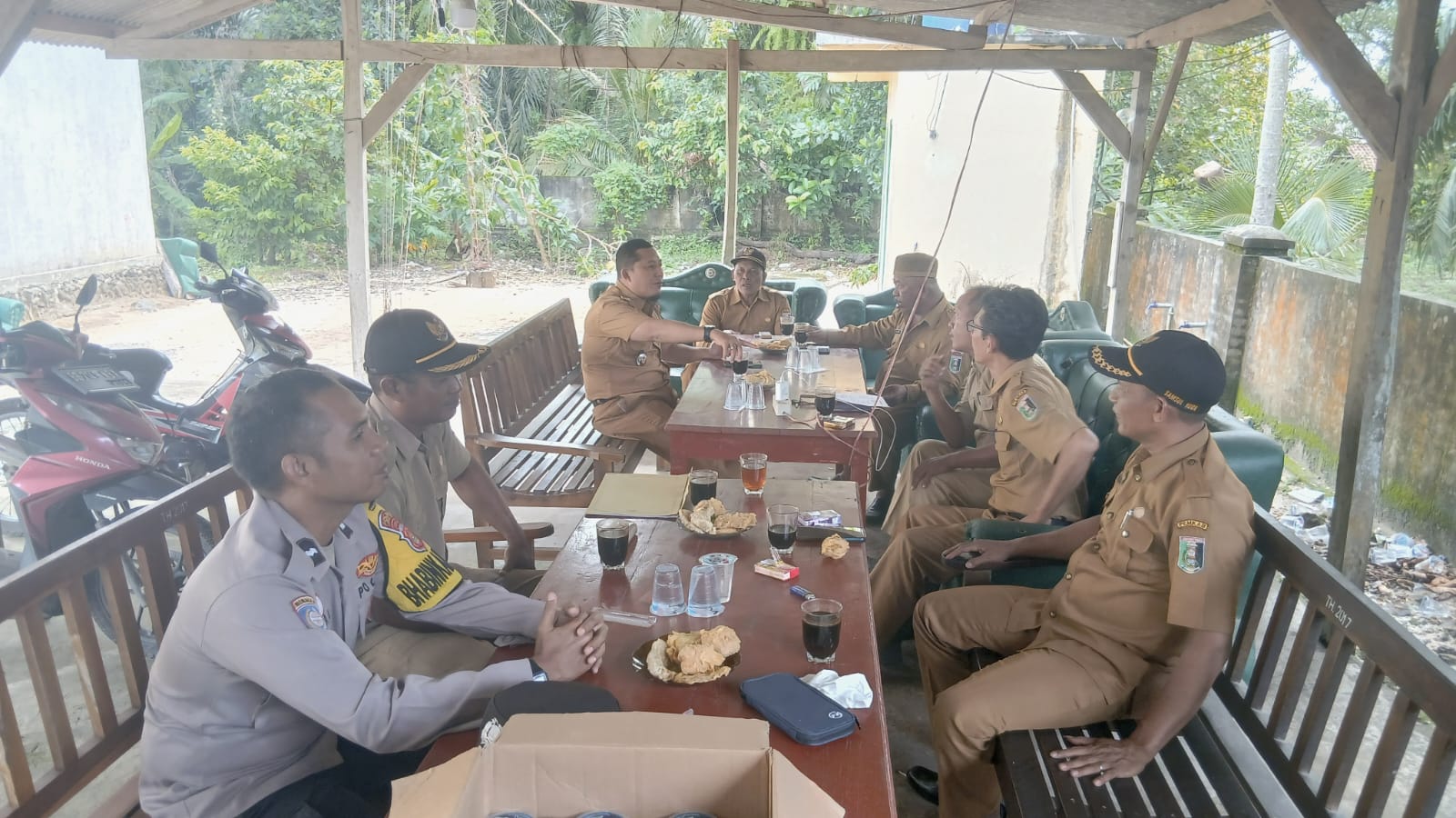 camat-pasir-sakti-laksanakan-sosialisasi-dan-pendataan-program-bedah-rumah-di-desa-mekarsari